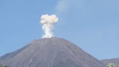 Photo of Señales sísmicas de alta frecuencia correspondientes al descenso de flujos de lodo y escombros en el volcán El Reventador