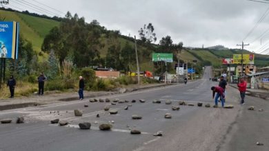 Photo of Cierres viales en Carchi, Imbabura, Loja y Pichincha por manifestaciones