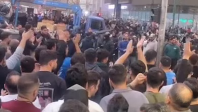 Photo of El desplome récord de la moneda iraní desató huelgas y protestas contra el régimen: “El momento de estar juntos es ahora”