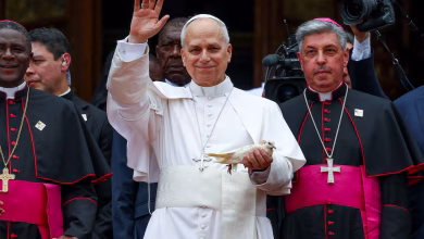 Photo of Duro discurso del papa León XIV durante su gira por Camerún: “El mundo está siendo asolado por un puñado de tiranos”