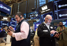 Photo of El mercado bursátil de EEUU tuvo su peor día desde octubre, ya que la venta masiva de acciones de grandes empresas tecnológicas lastró el mercado en general. Los precios del petróleo cayeron