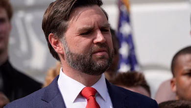 Photo of El vicepresidente de Estados Unidos, JD Vance, partió rumbo a Suiza para encabezar las negociaciones de paz con Irán
